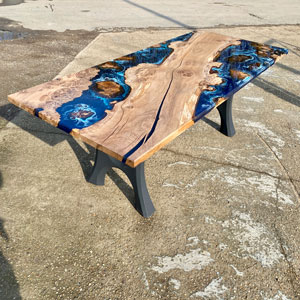 Burr Oak Islands River Dining Table