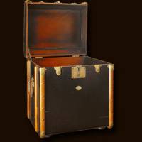 Stateroom End Table Trunk, Black